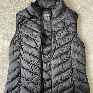 Primark Black Quilted Vest Lightweight Chevron Design